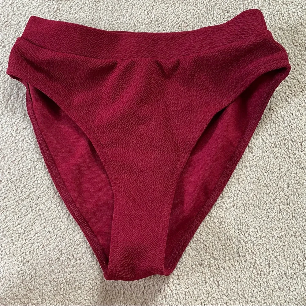Burgundy bikini - Picture 6 of 13